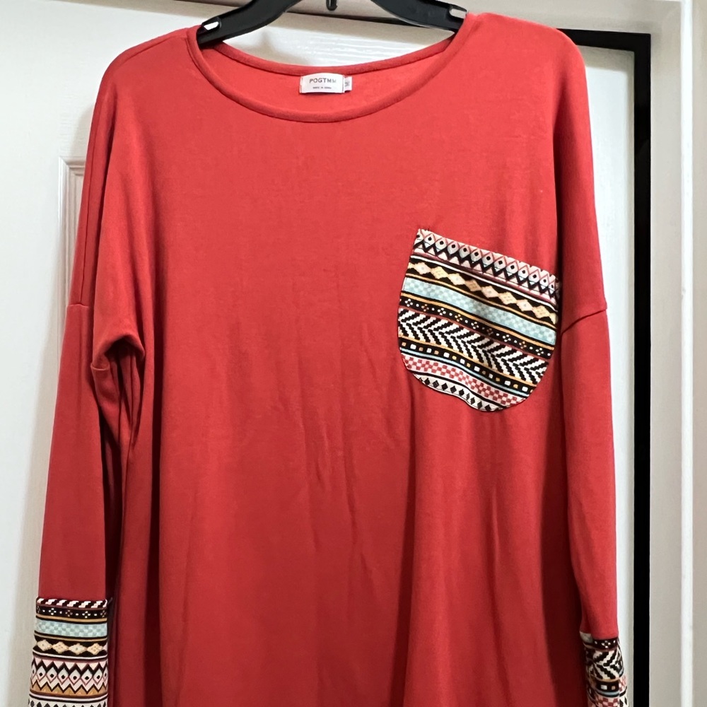 Potgmm women’s size medium long sleeve shirt.